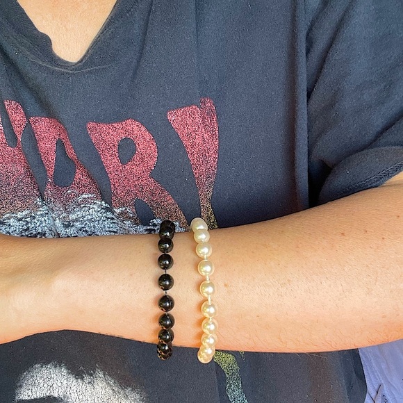 Set of 2 black and white faux pearl beaded y2k 90s retro bracelets - Picture 1 of 9